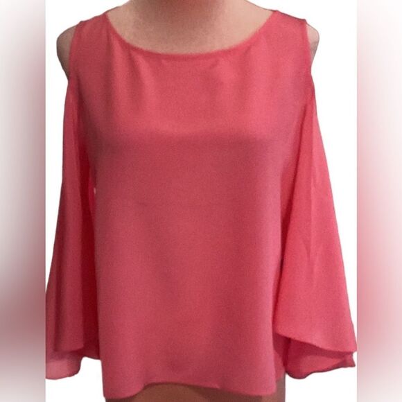 BAILEY 44 NWT SILK TOP BLOUSE COLD SHOULDER FLUTTER SLEEVES SUN DROP COLOR MED - Picture 4 of 7